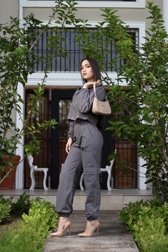 Conjunto Vinceotto, Gris.