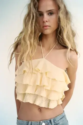 Top Crop Halter Textura Volantes