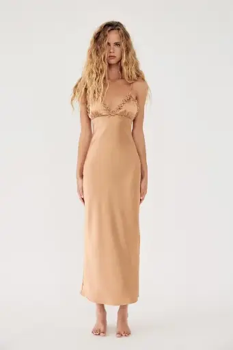 Vestido Satinado Volantes Combinados