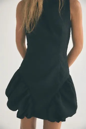Vestido Corto Volumen